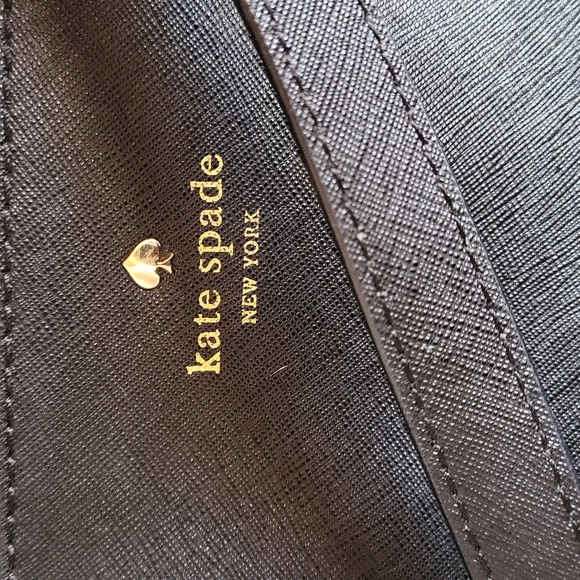 ♠️ Kate Spade ♠️ Medium Black Crossbody  Purse EUC - Picture 2 of 10